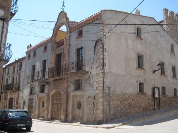 C. font del vall, 33   cal cardús 