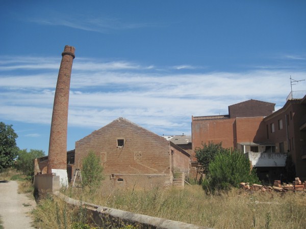 Ensumania industrial de l'antic camí de l'espluga. 