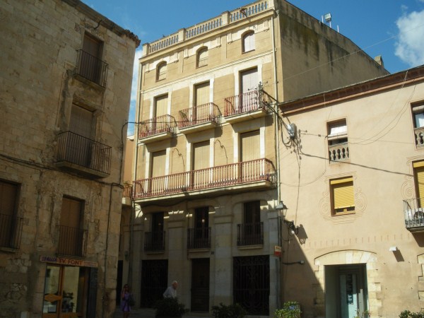 C. major, 23  casa sanfeliu. 