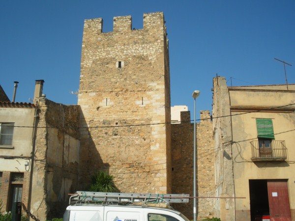 C. muralla d'alfons iii, 52   torre 02 