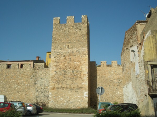 C. muralla d'alfons iii, 40   torre 03 