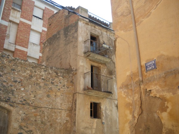 C. muralla de jaume ii, 48   torre 9 