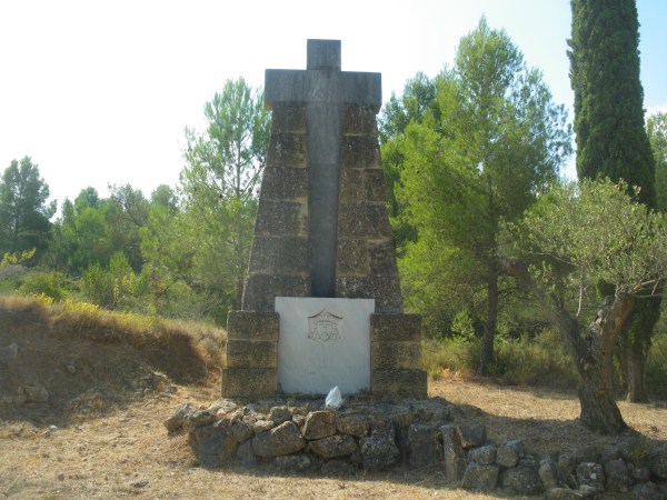 Creu del lloc de la mort del bisbe auxiliar de tarragona. 