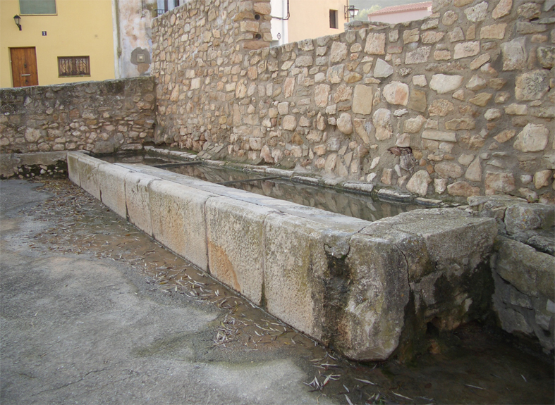 Abeurador i safareig públic 