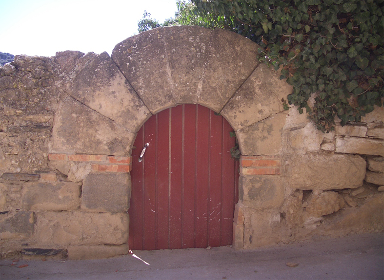 Porta dovellada del carrer catxot 