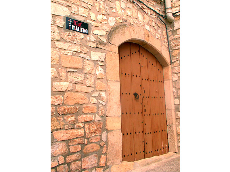 C. del castell, 2   cal maleno 