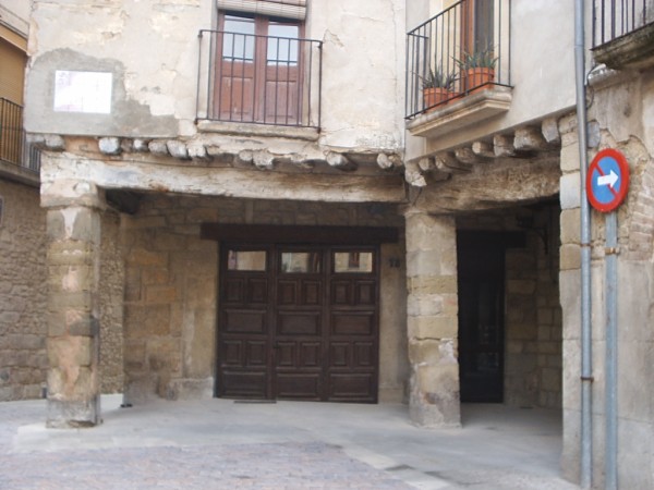Plaça de l'església, 18   ca l'aribau 