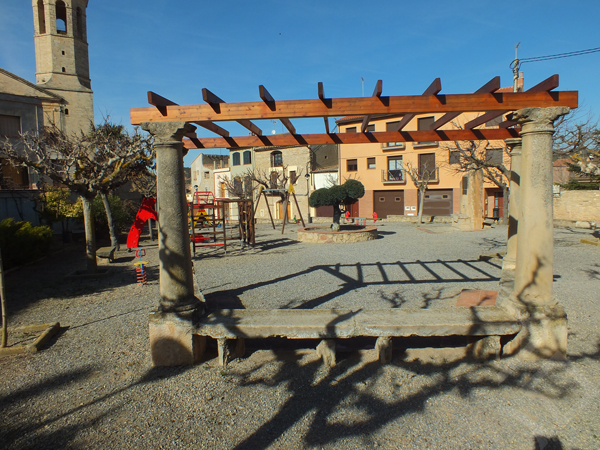 Columnes dels antics safareigs públics 