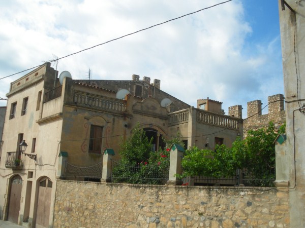 C. font del vall, 35 37 