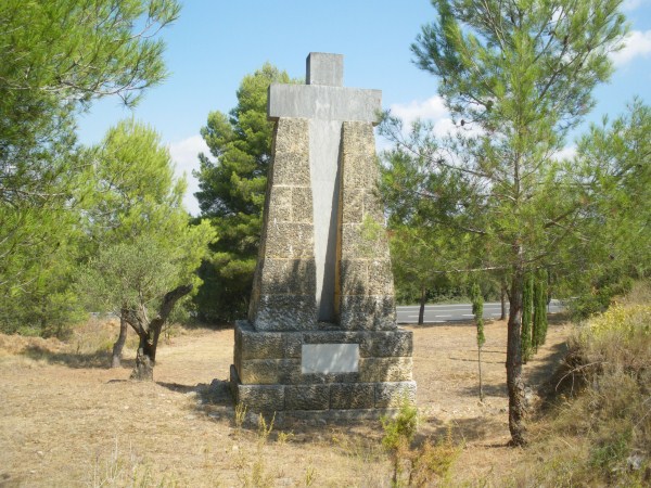 Creu del lloc de la mort del bisbe auxiliar de tarragona. 