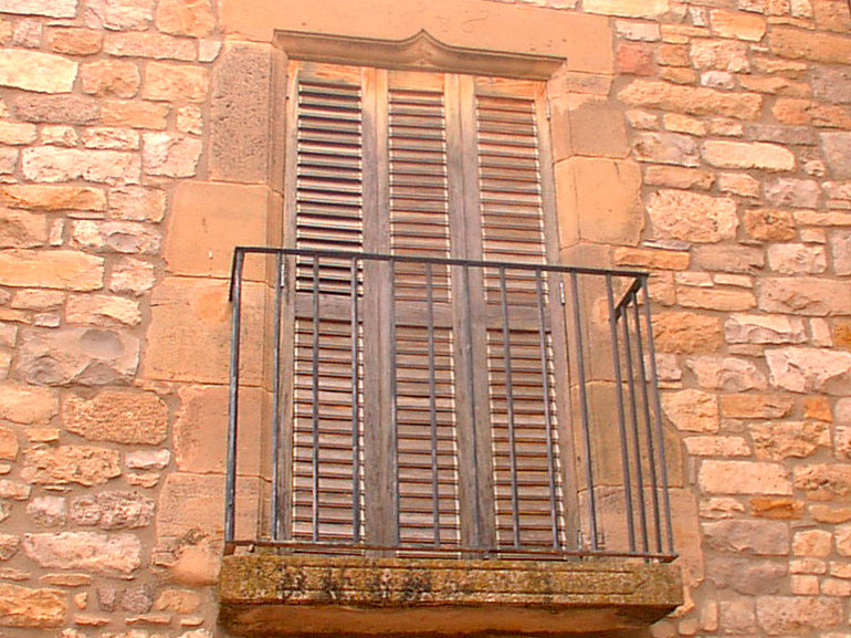 C. de santa maria, 04   ca la bacardina 