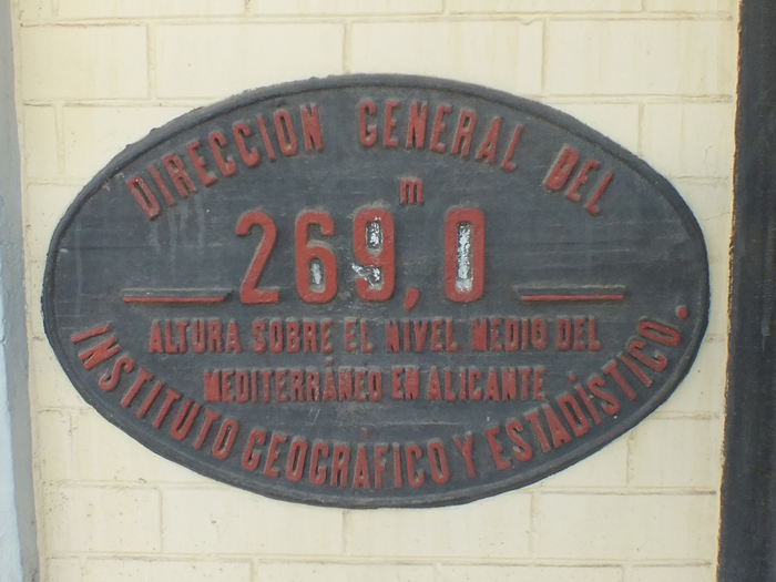 C. major, 88   antiga estació de tren 