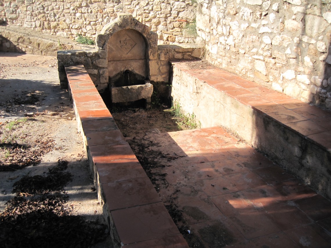 Abeurador i safareig públic 