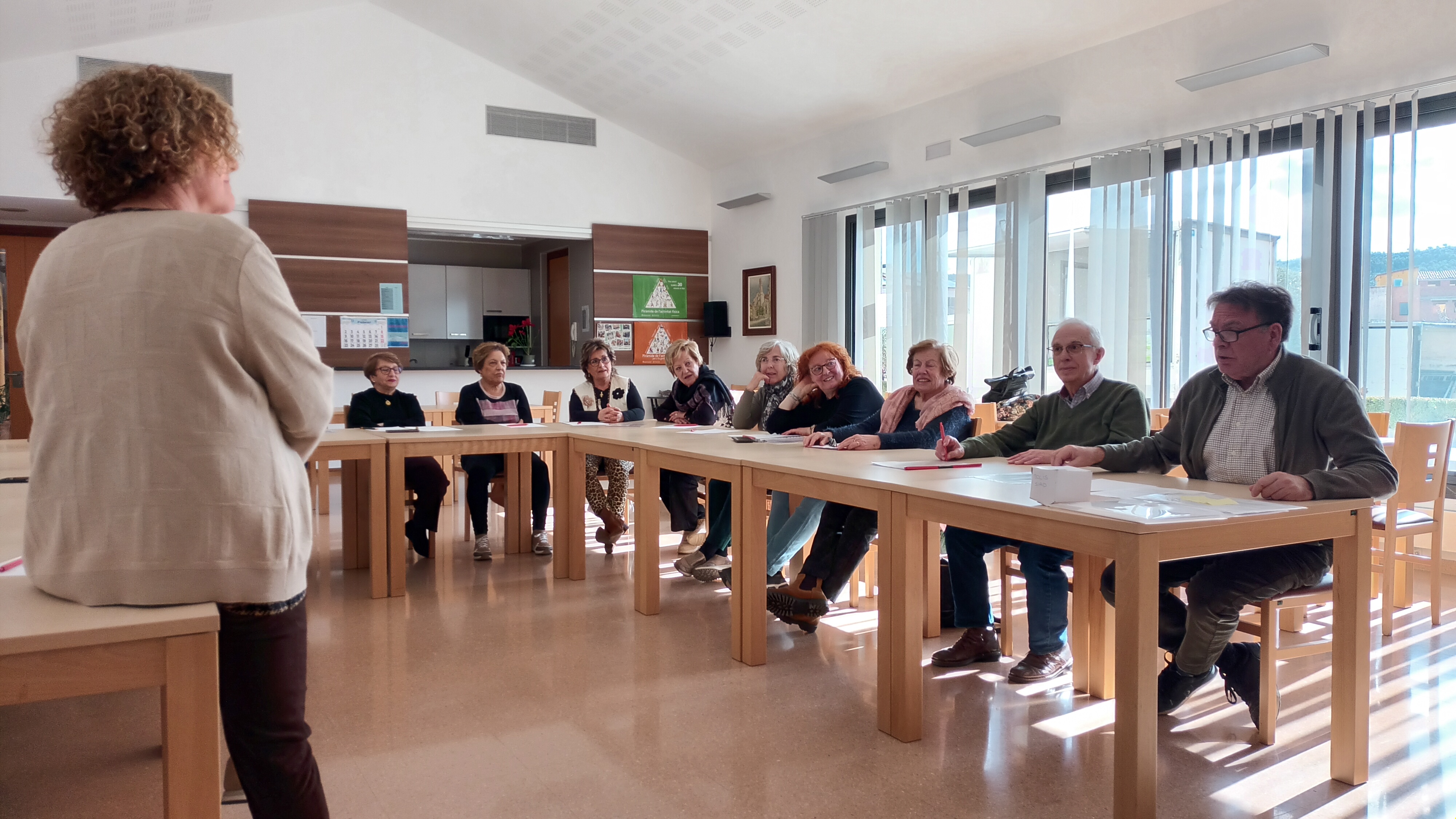 Primera sessió de treball del projecte practica el bon tracte a les persones grans1