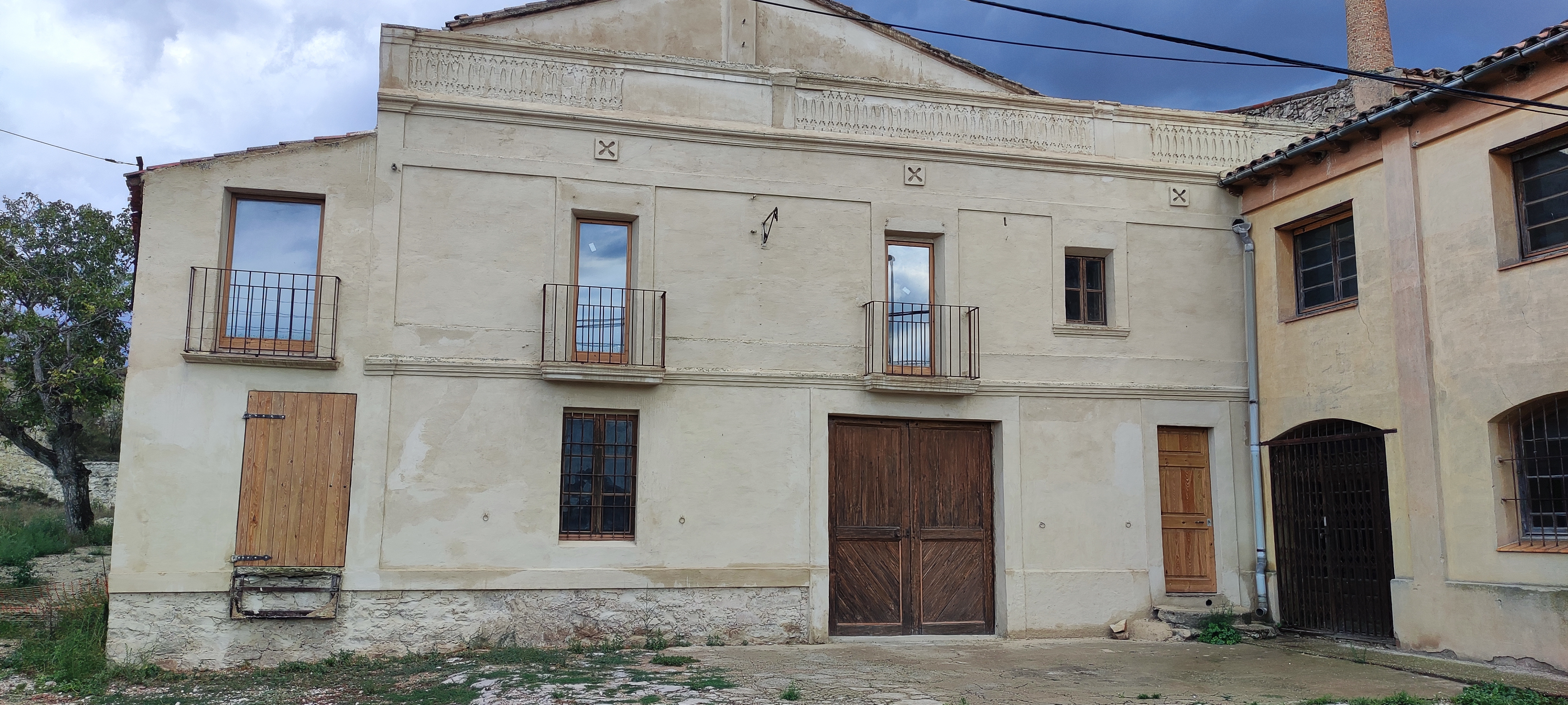 El ple del consell comarcal aprova declarar com a bcil el conjunt industrial de la farinera de santa coloma de queralt