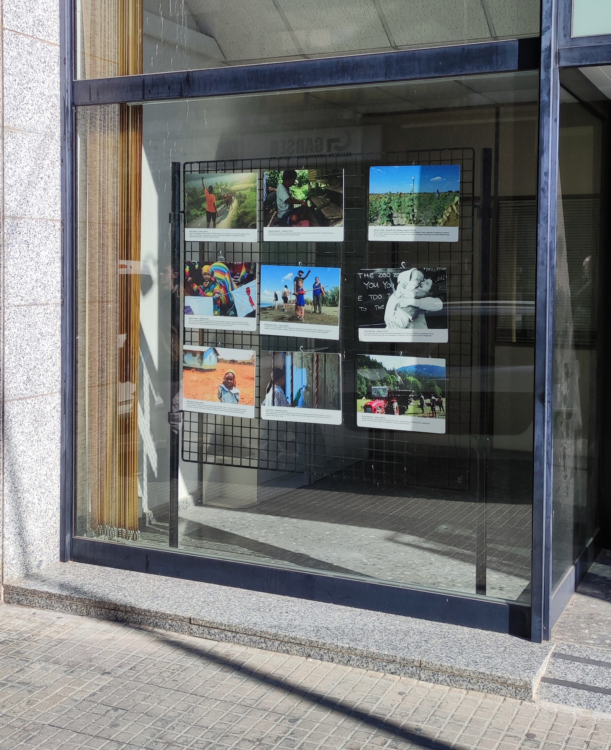 Exposició fotogràfica sobre els camps de voluntariat a l’antiga seu del consell comarcal a montblanc