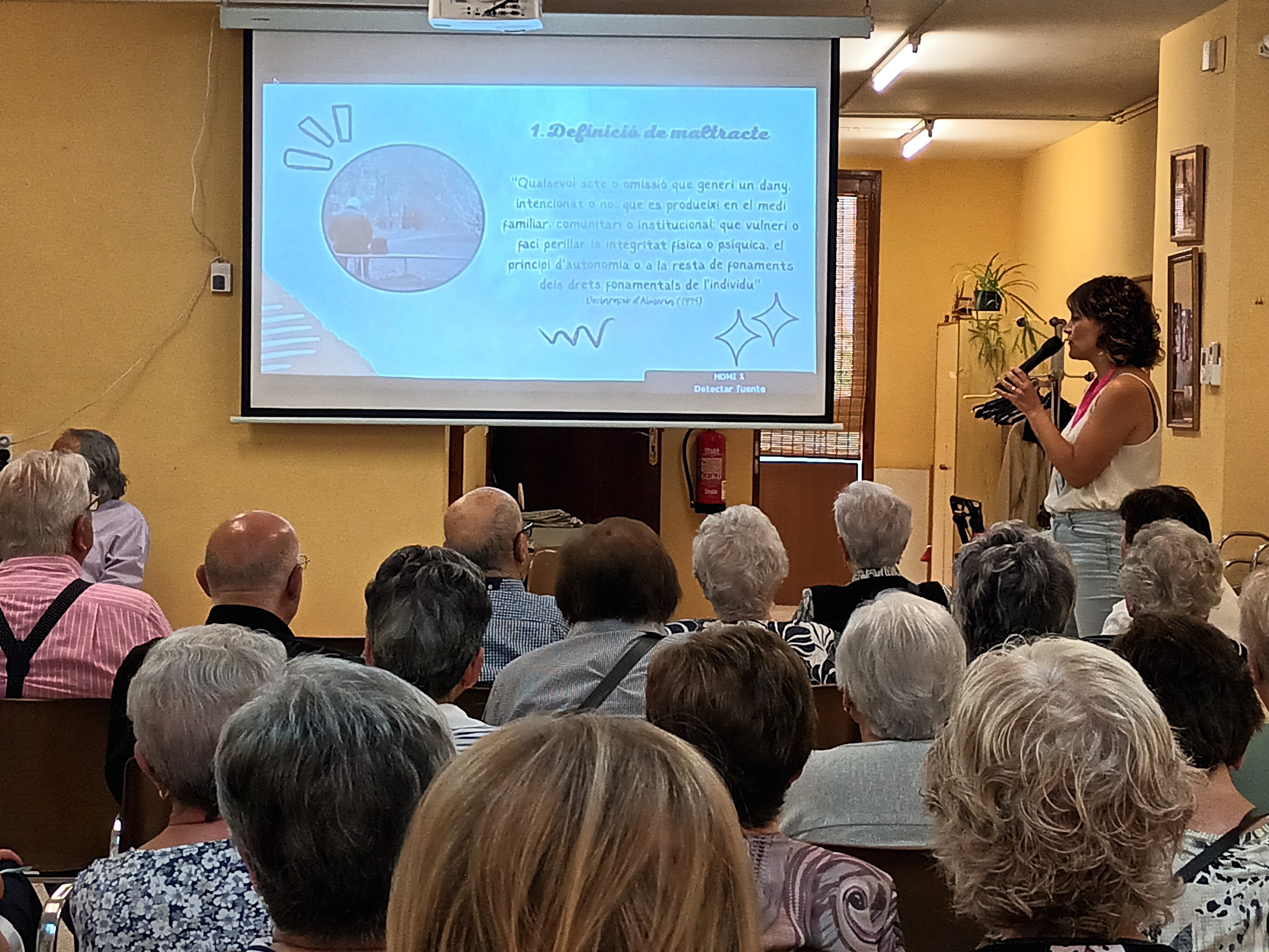 Molt bona acollida de les conferències realitzades sobre el maltractament a les persones grans, a l'espluga de francolí