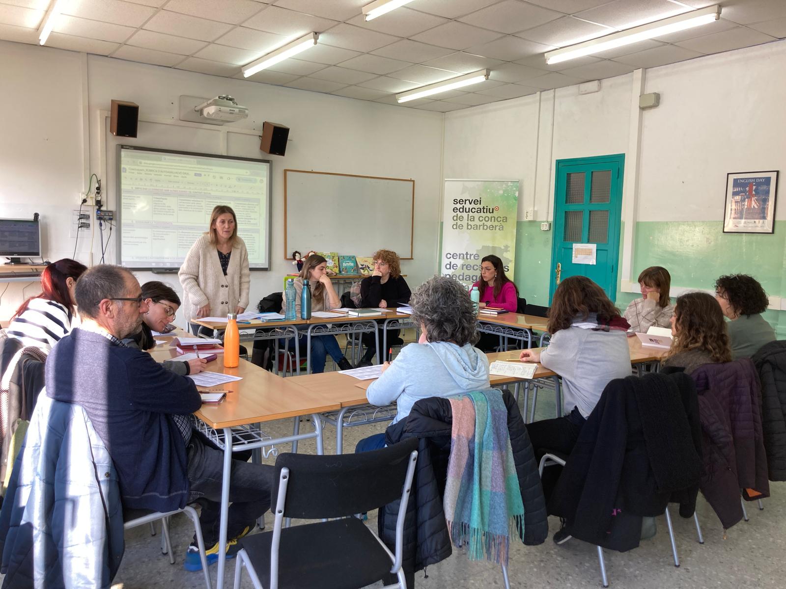 La conca de barberà impulsa la coeducació a secundària amb la presentació de les maletes coeducadores al grup de treball coeduquem la conca de barberà a secundària
