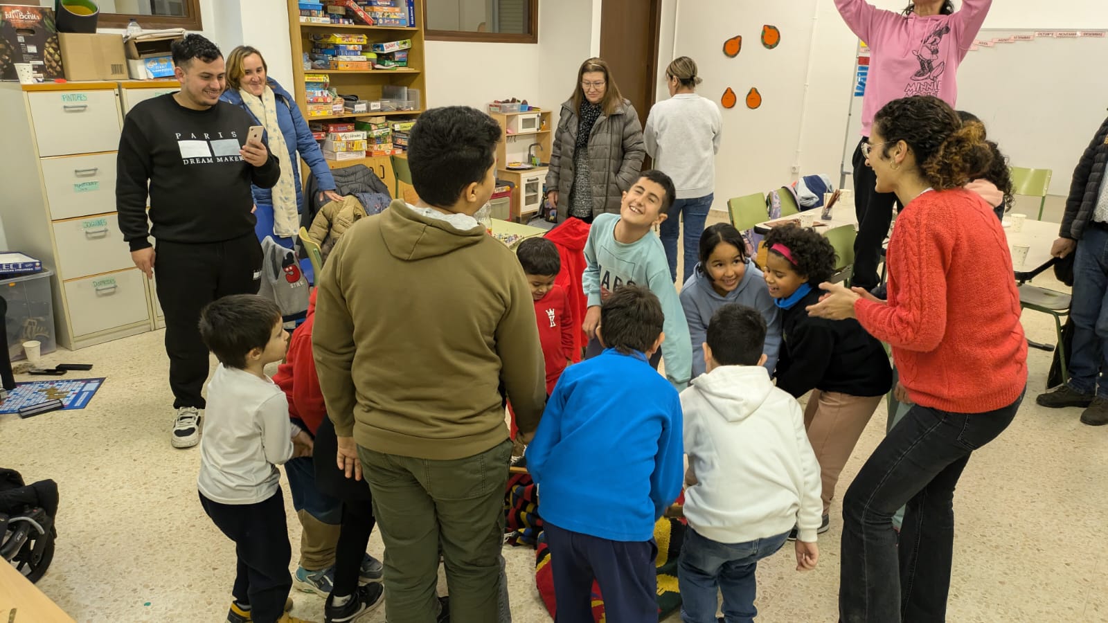 Els tres serveis d’atenció diürna de la conca de barberà, celebren la festa del tió amb un berenar en família