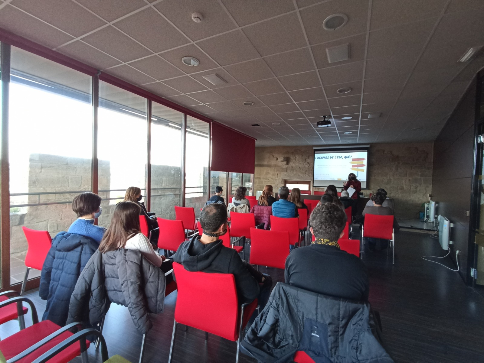 Més de 70 persones assisteixen a les càpsules informatives "i després de l'eso què?"