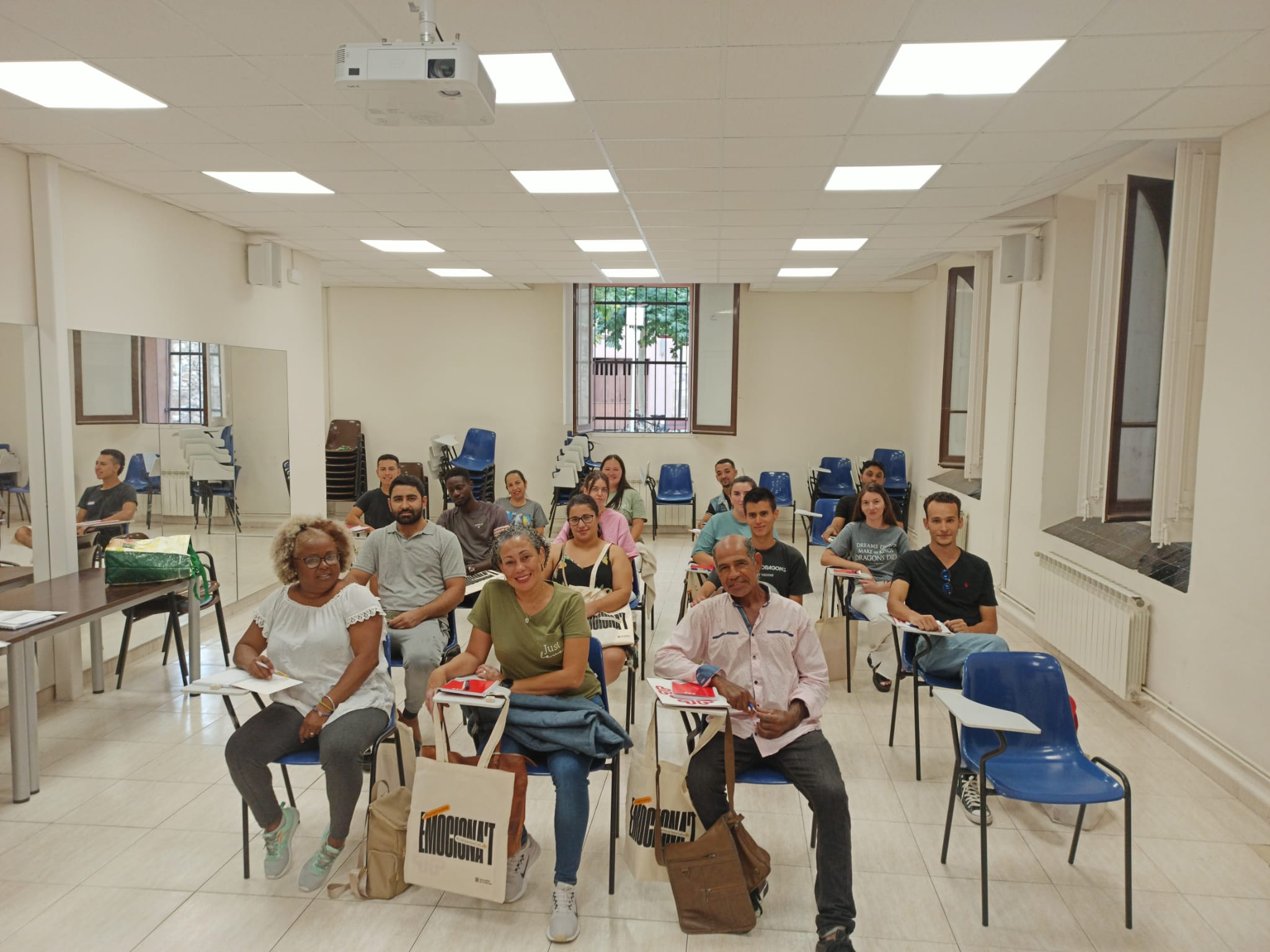 Comencen els cursos de català inicial coorganitzats pel servei d'atenció a les persones immigrades, emigrades i refugiades de la conca de barberà i càritas diocesana de tarragona