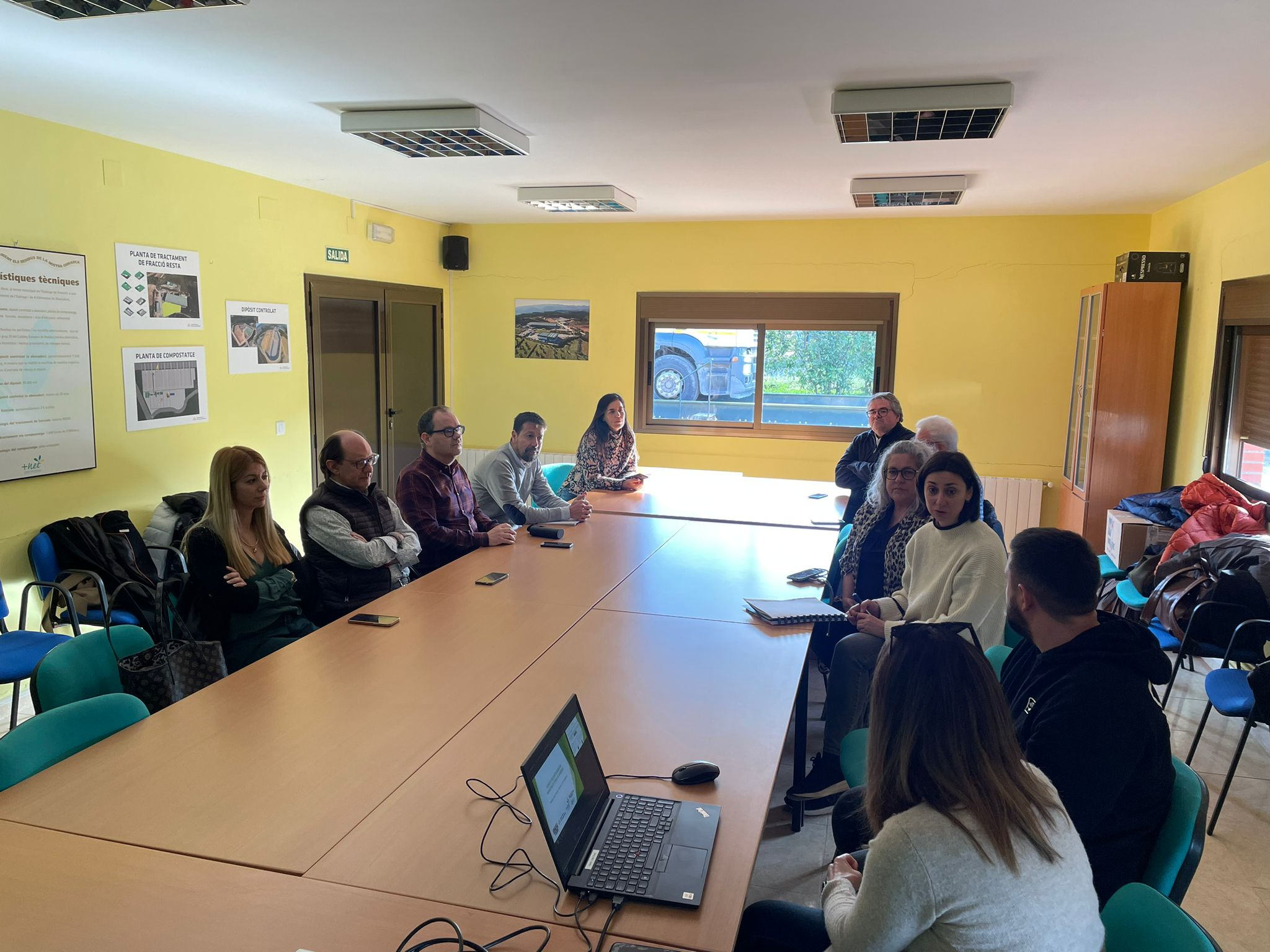 El servei de recollida de residus de la conca de barberà rep la visita de la comarca de la litera