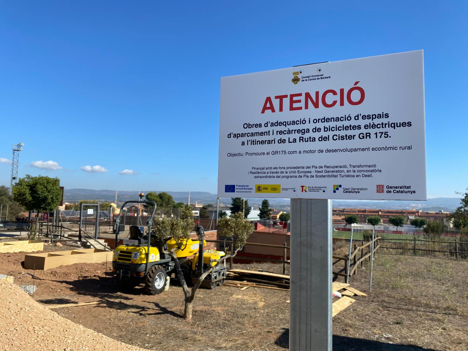 Inici de les obres de les estacions d’aparcament i recàrrega de bicicletes elèctriques a la ruta del cister 