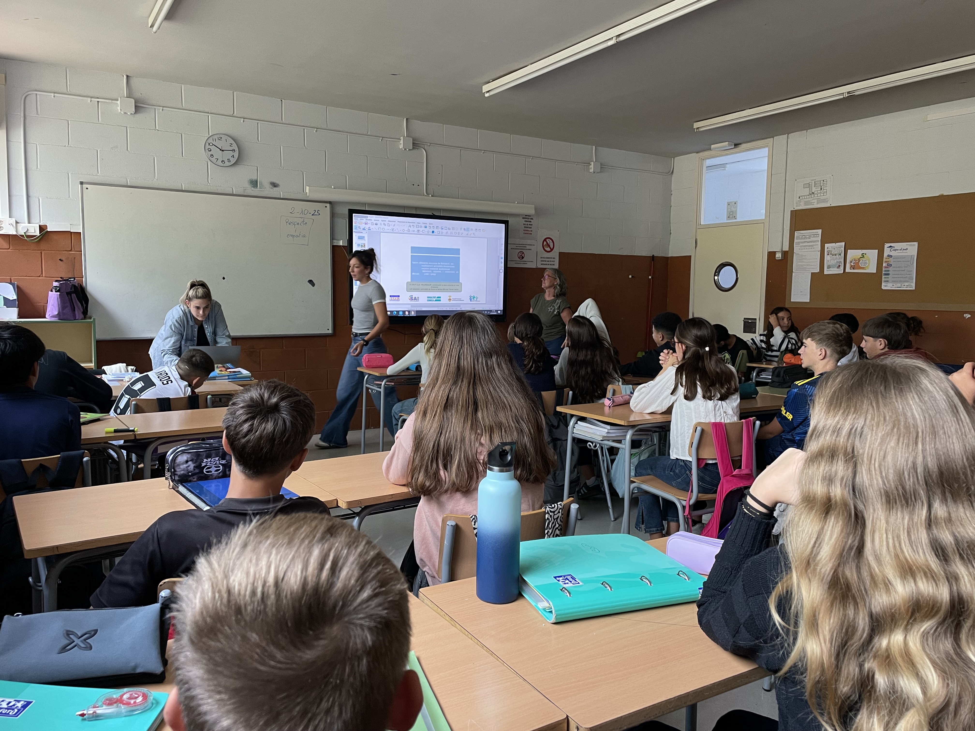 L’institut martí l’humà inicia les sessions del grup lila i multicolor per promoure la igualtat i la diversitat entre l’alumnat