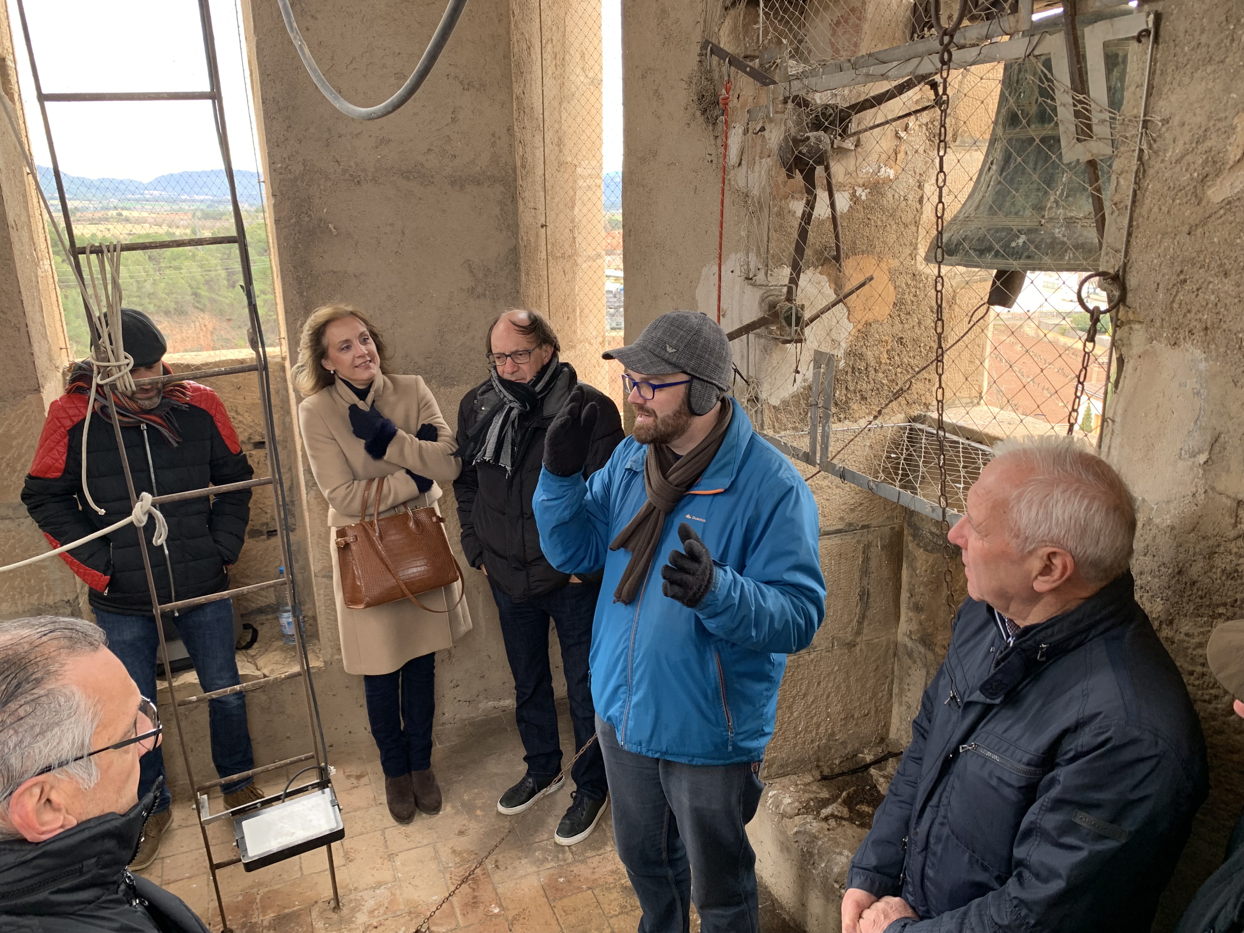 Gran expectació a pira amb motiu de l'exposició "tocant el cel amb una corda"