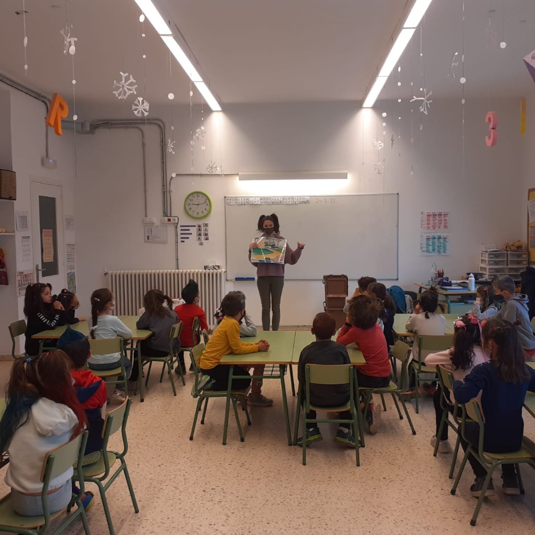 L'àrea de medi ambient del consell comarcal visita l'escola cor de roure de santa coloma de queralt