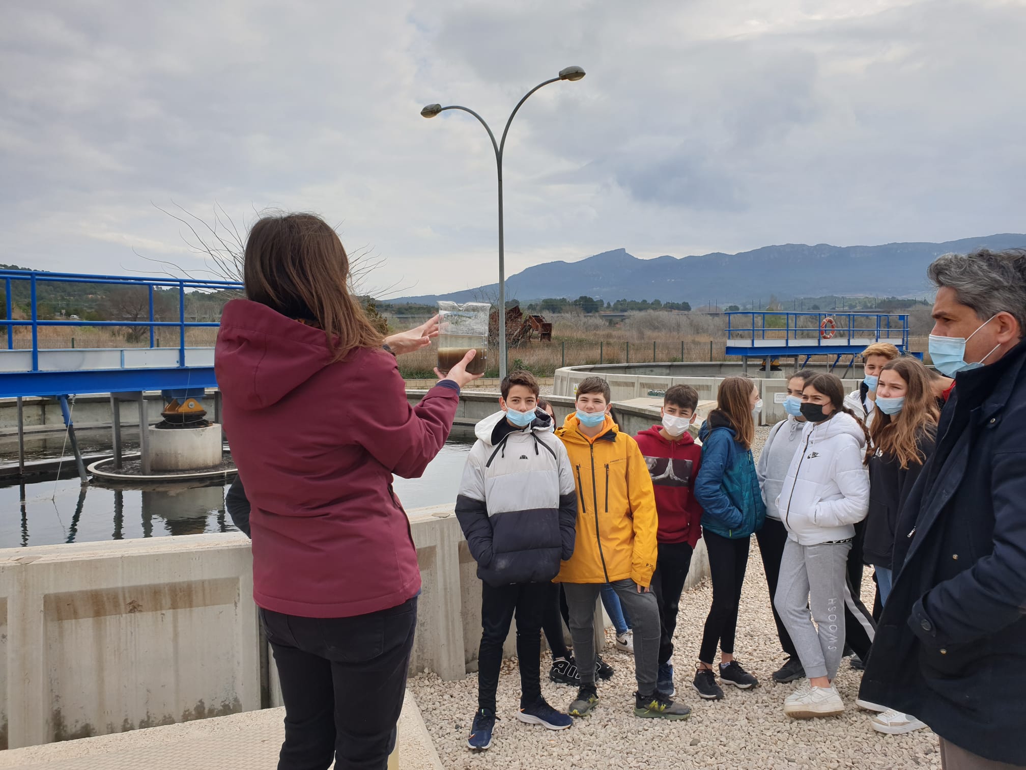 L'alumnat de 3r d'eso de l'institut mare de déu de la serra de montblanc visita la depuradora del municipi