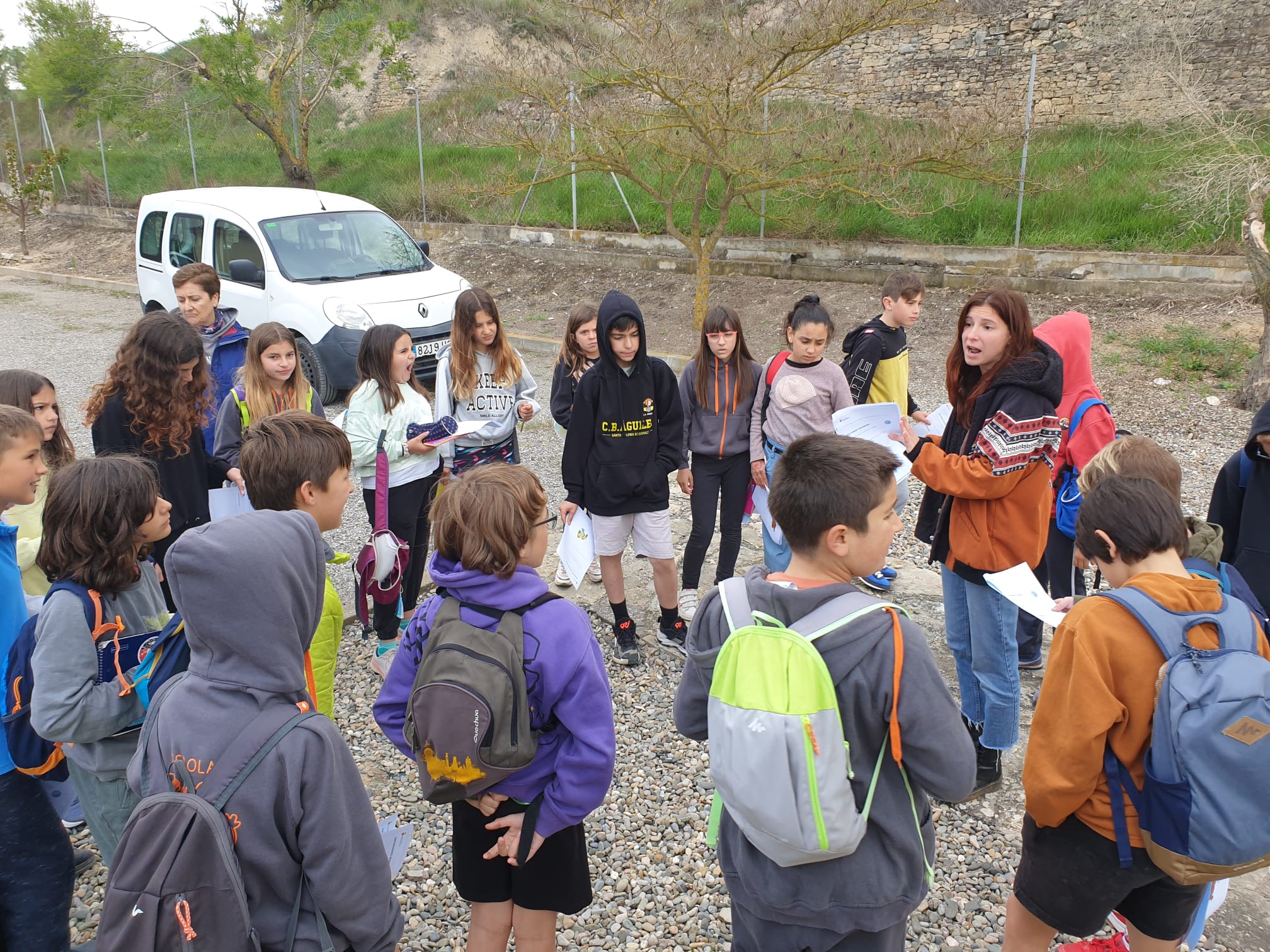 L'alumnat de 5è de primària del cor de roure de santa coloma de queralt visita la depuradora del municipi