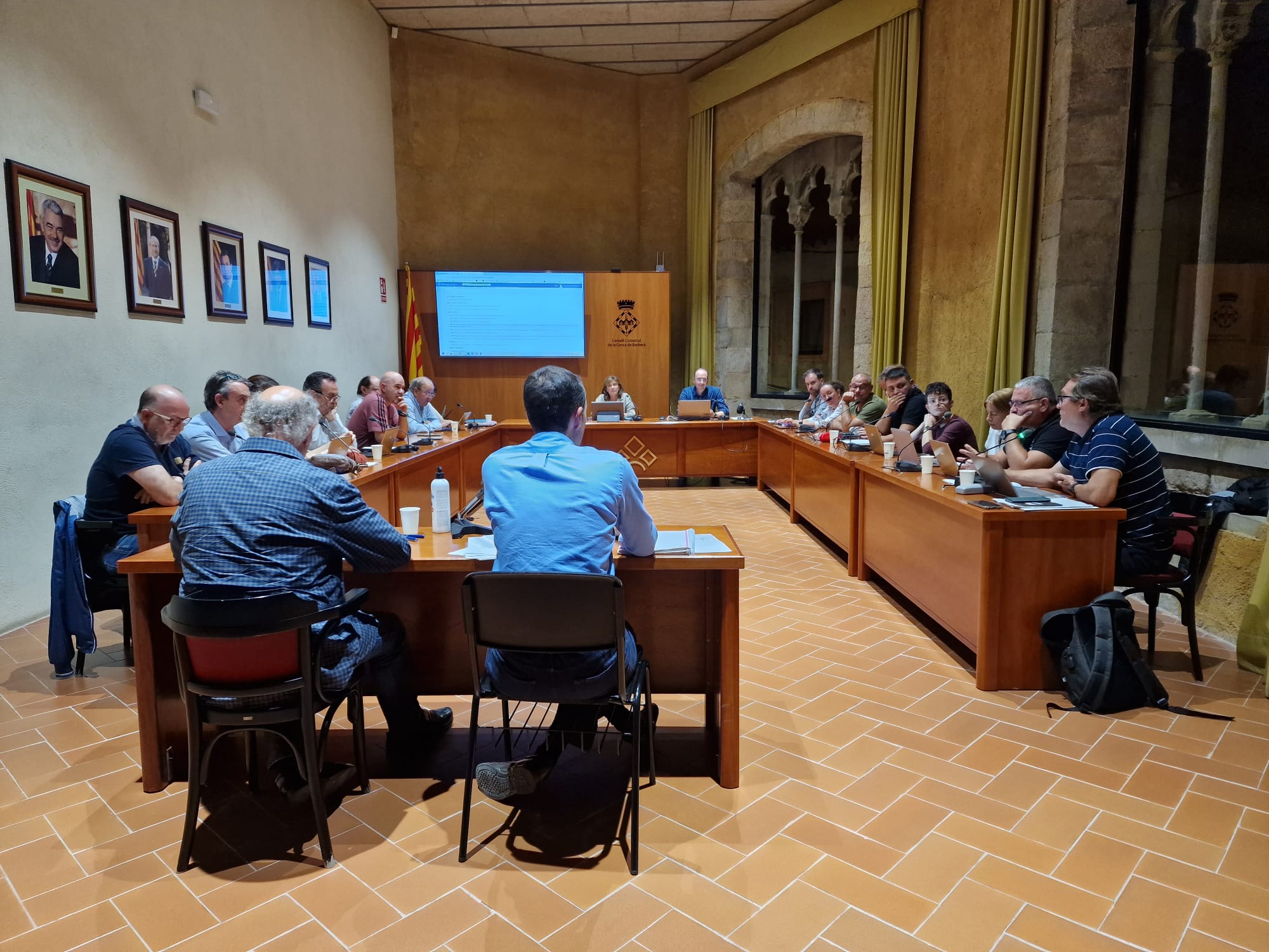 El ple del consell comarcal aprova el conveni de col·laboració amb la generalitat de catalunya per a l’impuls de les polítiques de promoció de la igualtat i els feminismes 