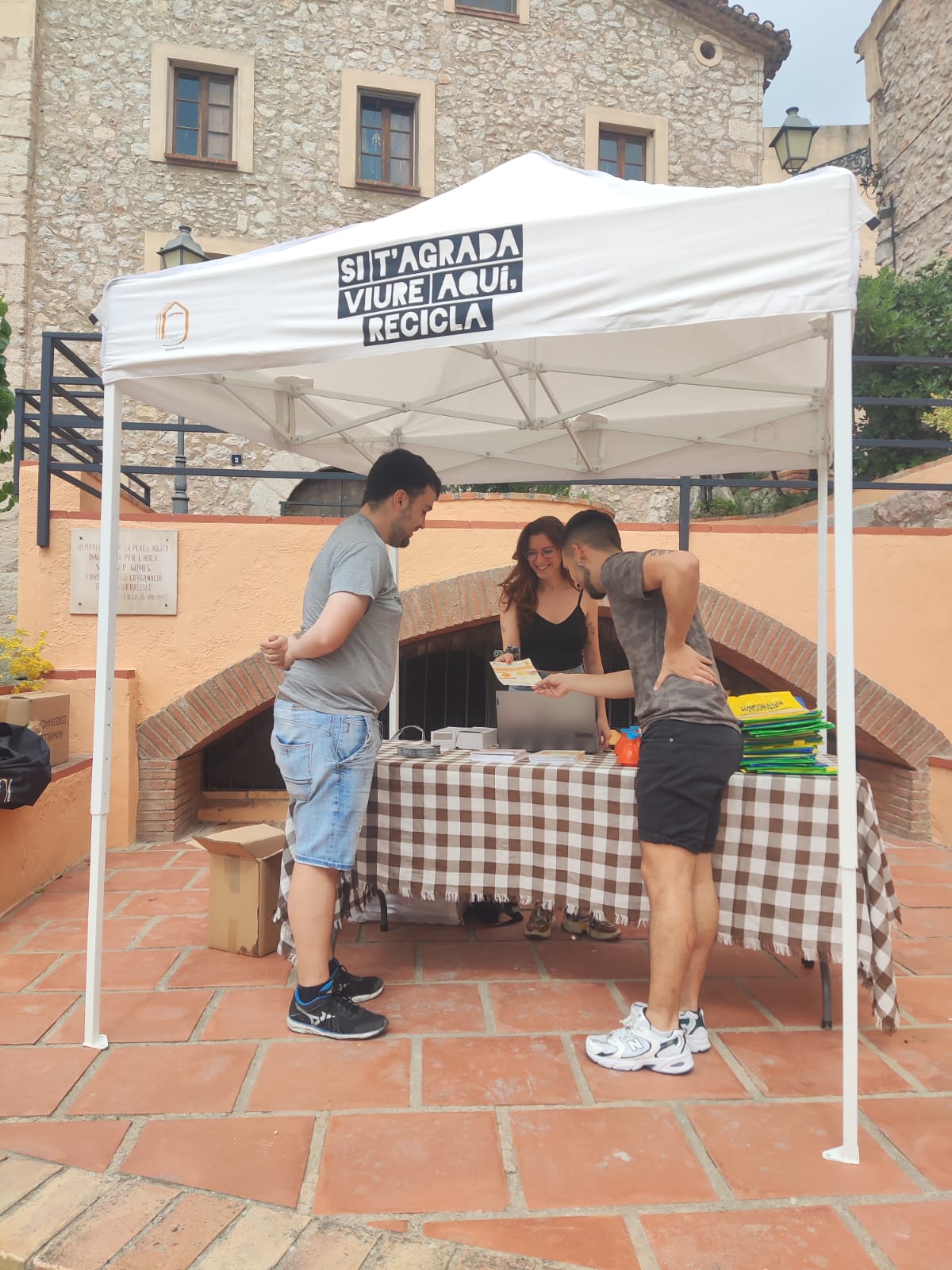 El consell comarcal està duent a terme una campanya de punts informatius per a la sensibilització ambiental als diferents municipis de la comarca