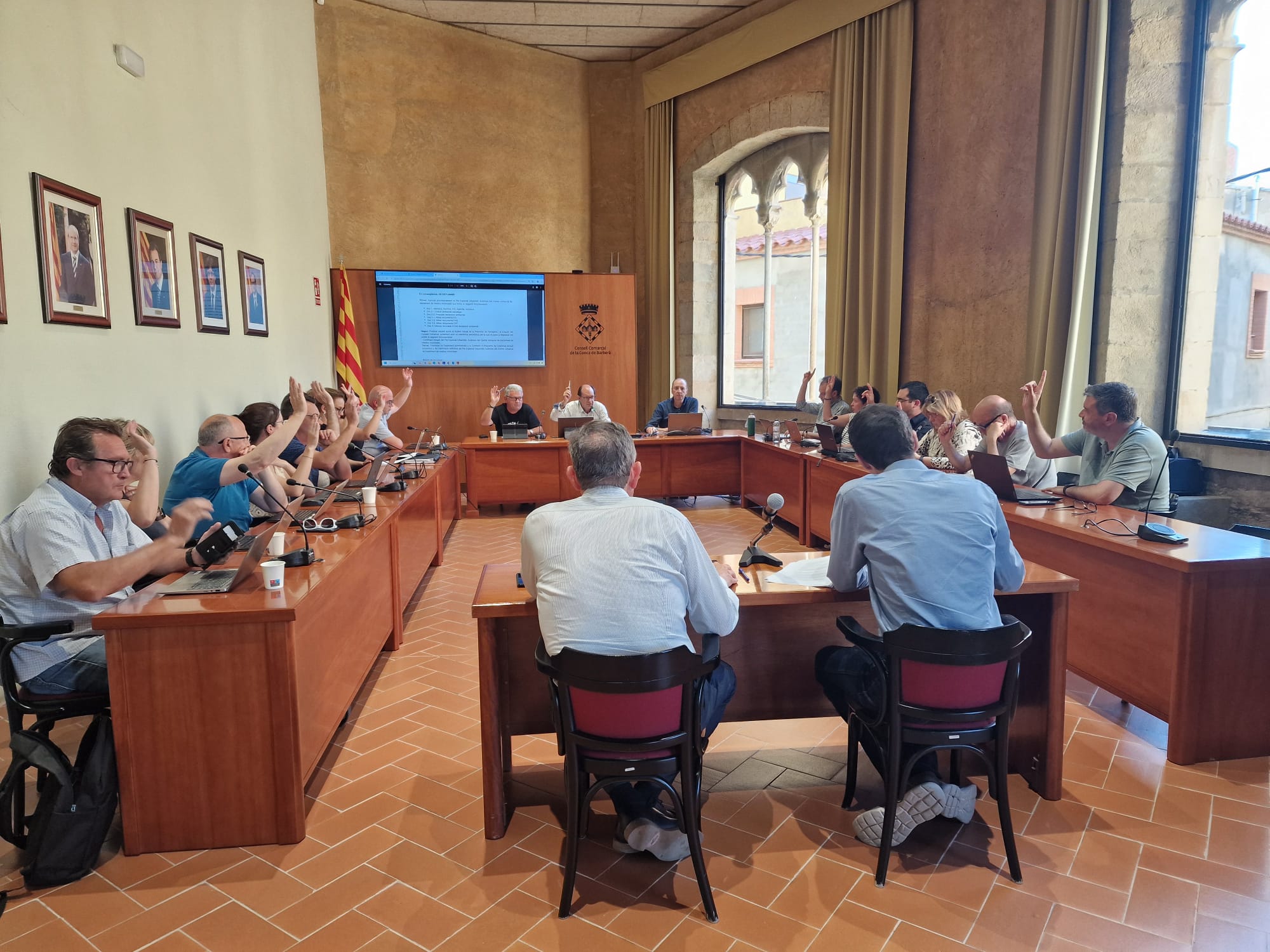 El ple del consell comarcal aprova dos convenis de col·laboració amb càritas diocesana de tarragona