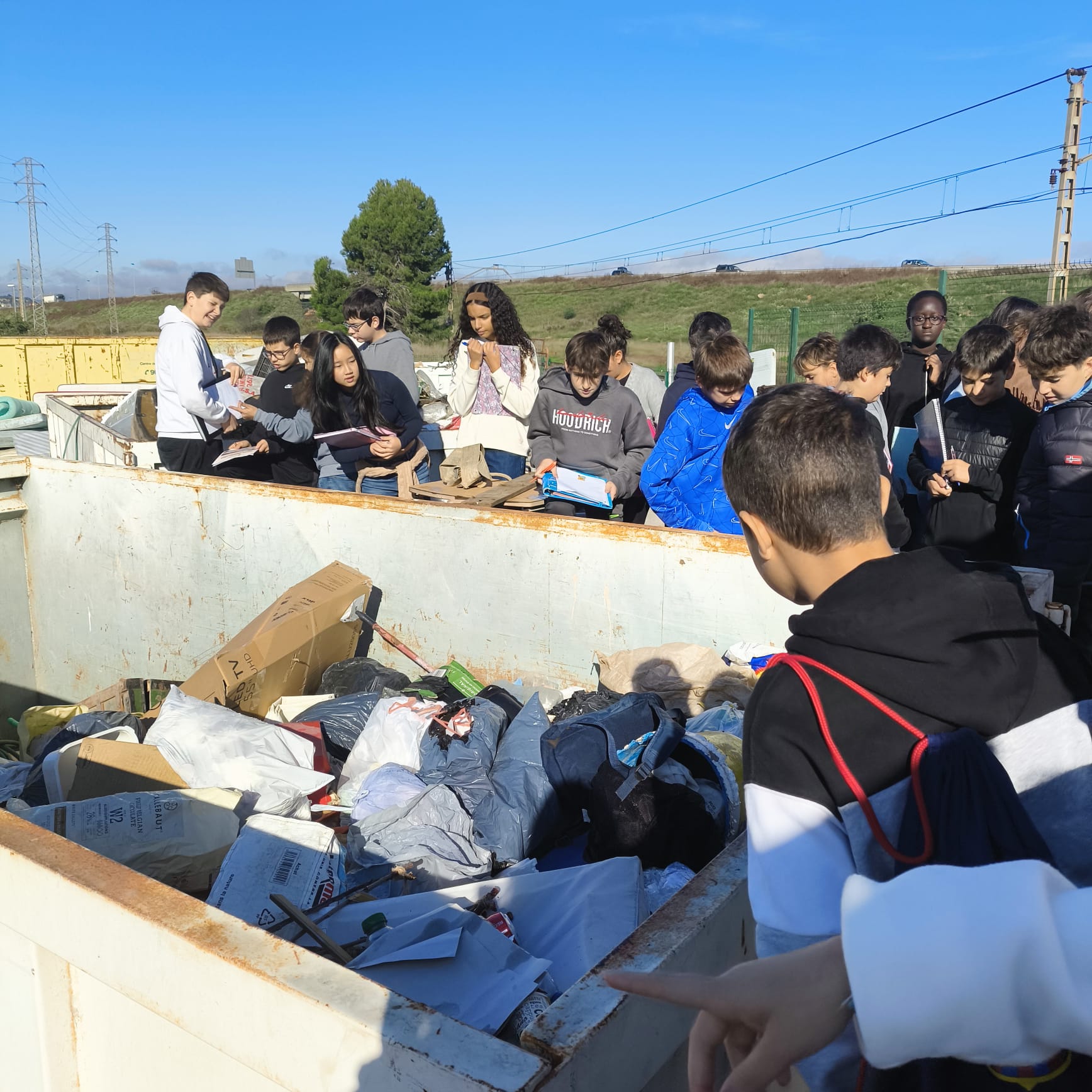 Educació ambiental a la conca de barberà: activitats per conscienciar el jovent sobre la gestió dels residus i l’aigua