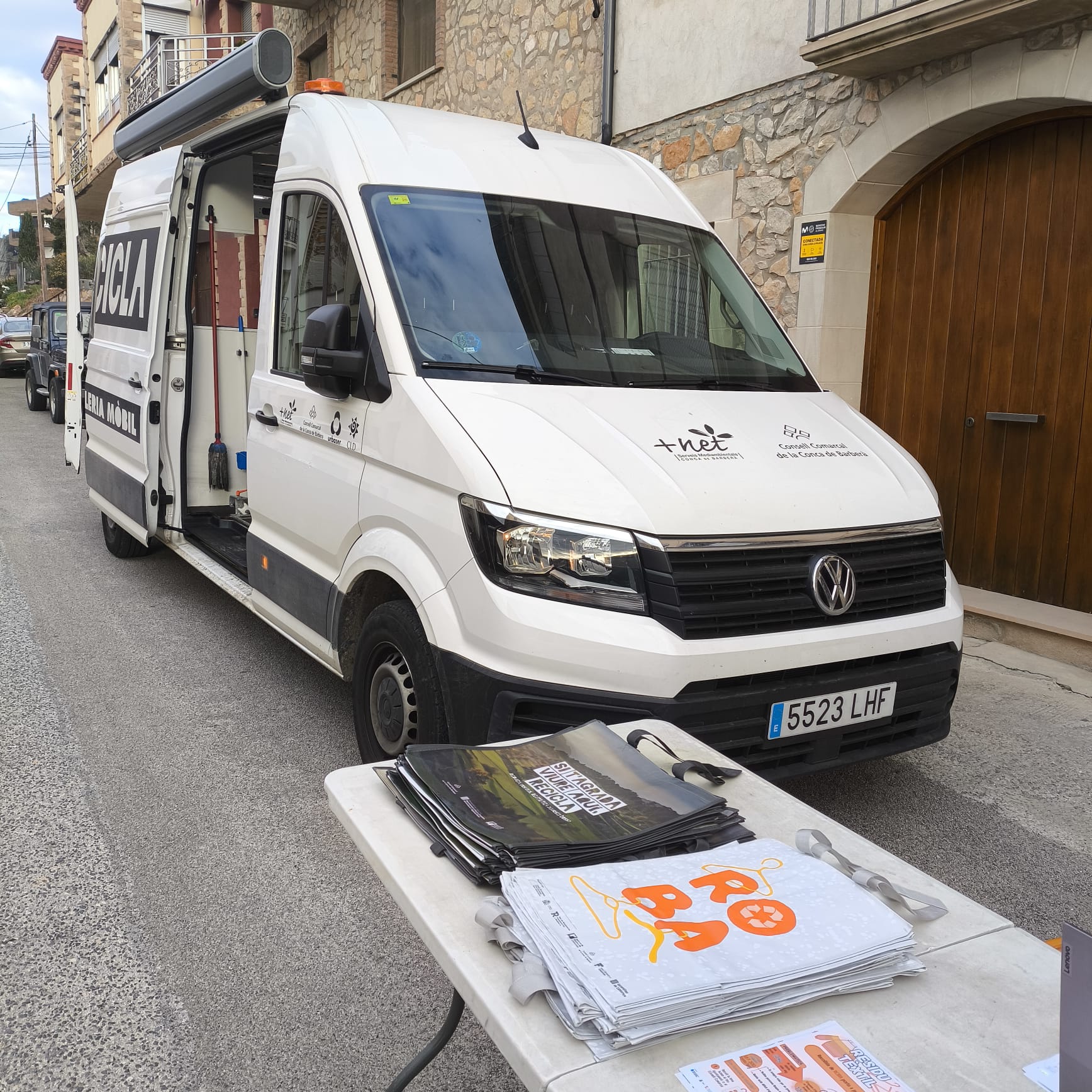 Punts informatius sobre la recollida tèxtil porta a porta a la conca de barberà