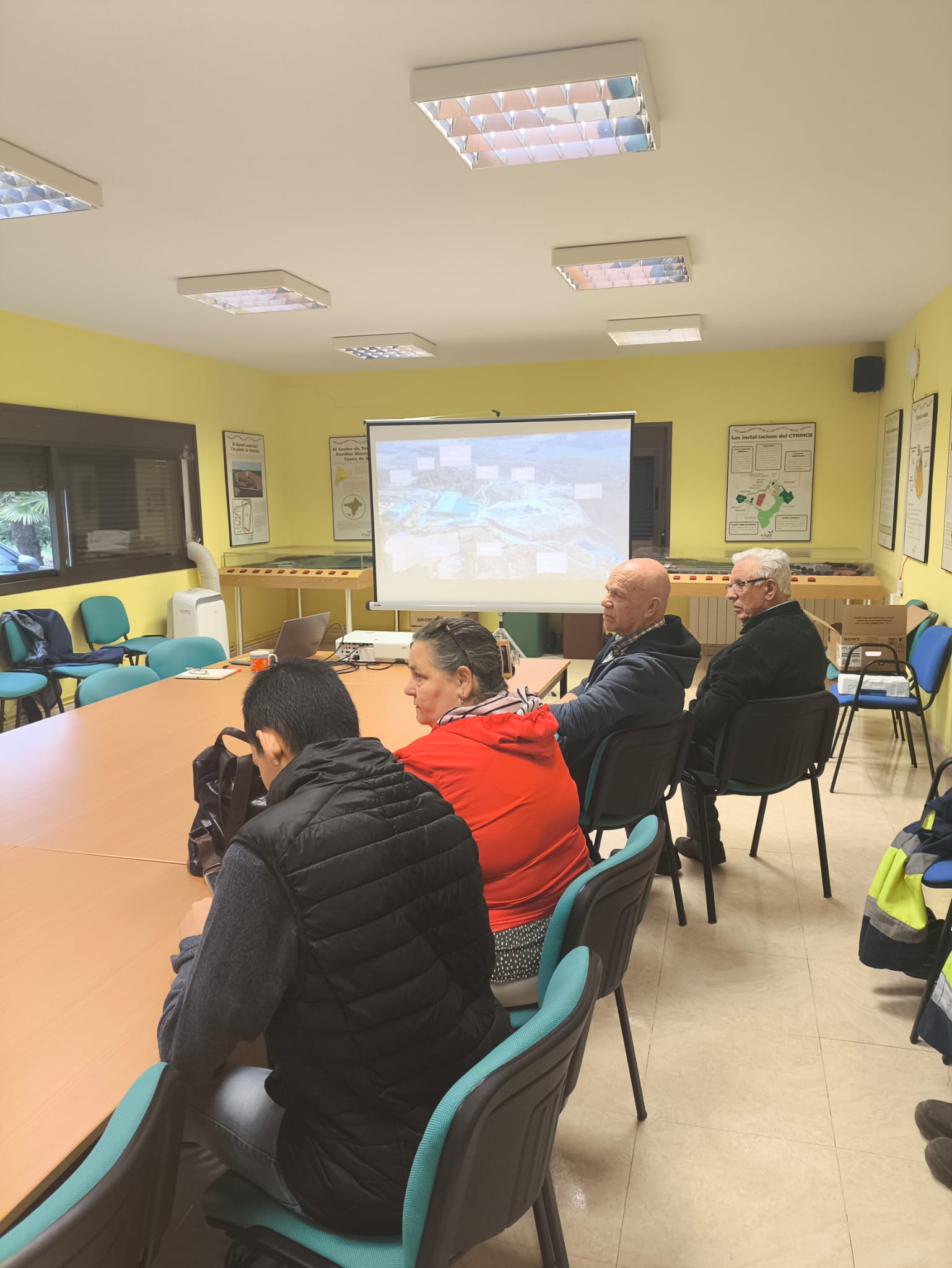 Visita al centre de tractament de residus municipals en el marc de la setmana del compost
