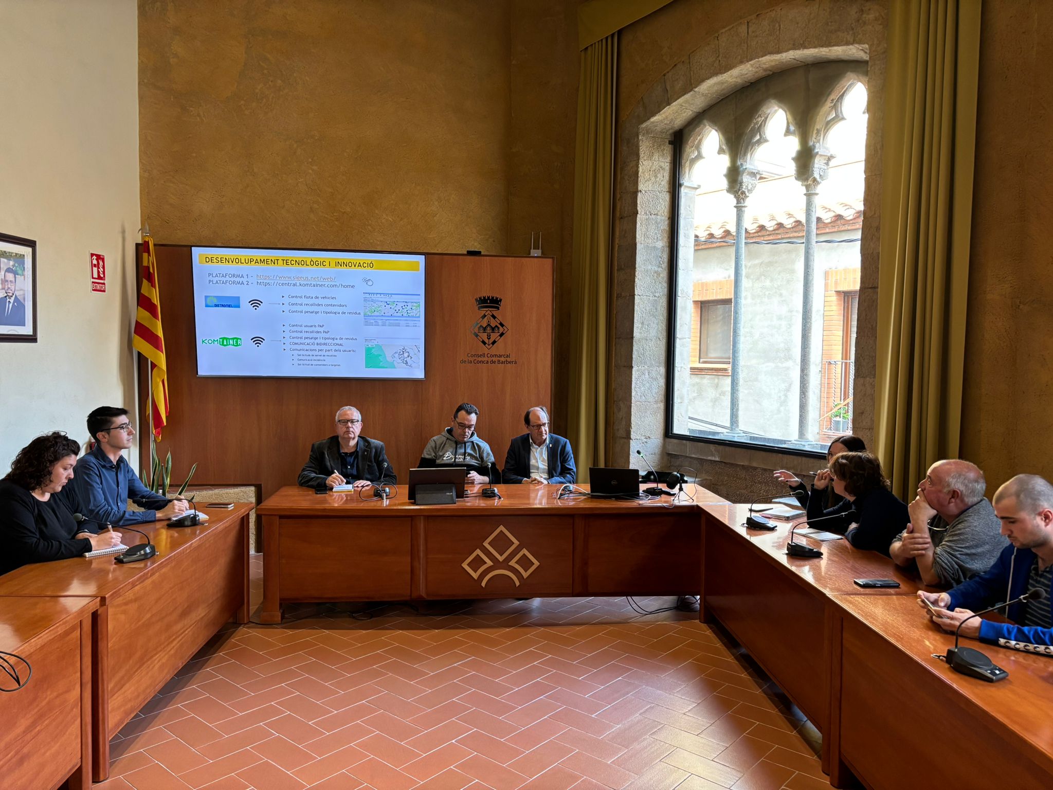 Visita institucional del consell comarcal de la segarra al palau alenyà